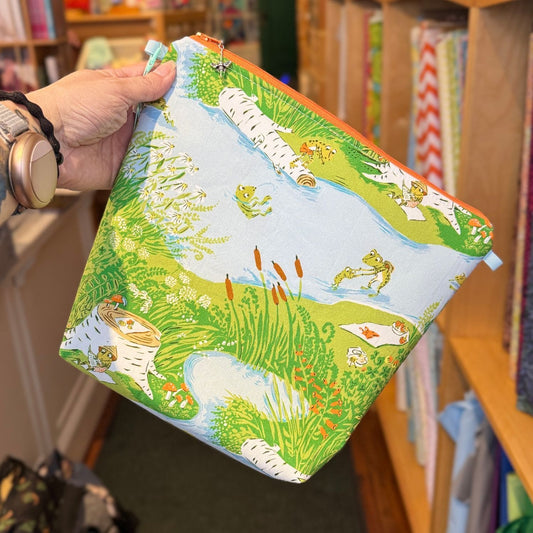 Frog Pond - Large Wedge