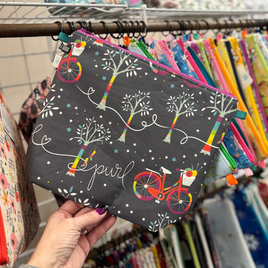 Yarn B0mb - Tall Wedge