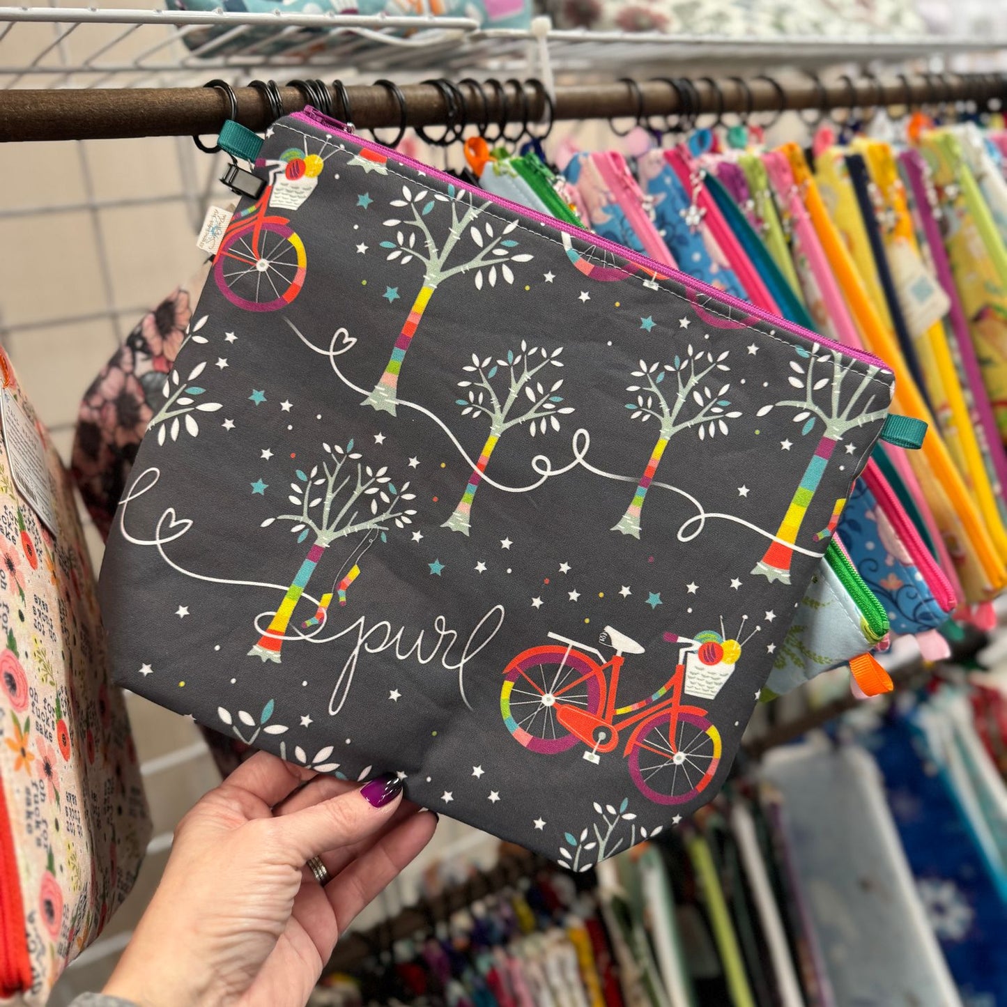 Yarn B0mb - Tall Wedge